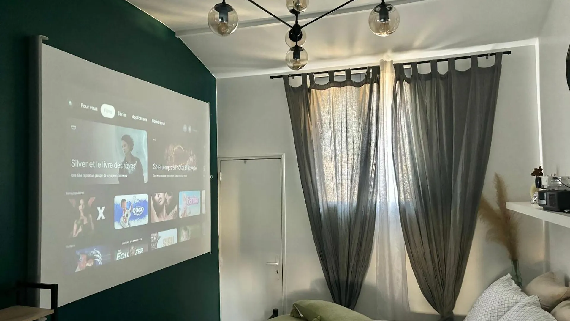 Maisonnette Proche De Paris & Home Cinema Bourg-la-Reine 0*,  France