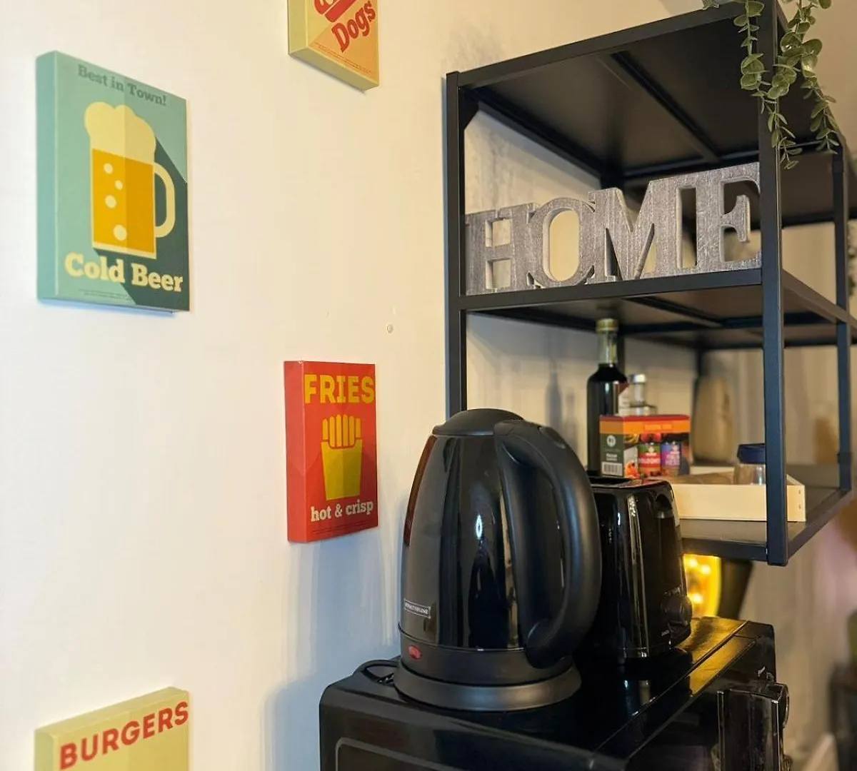 Maisonnette Proche De Paris & Home Cinema Bourg-la-Reine 0*,  France